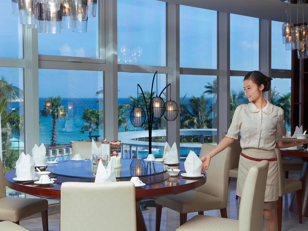 Marriott yalong bay 5. Отель Ocean view Resort Yalong Bay 5. Holiday Inn Sanya Bay. Holiday Inn Resort Sanya Bay 5*. Holiday Inn & Suites Sanya Yalong Bay.