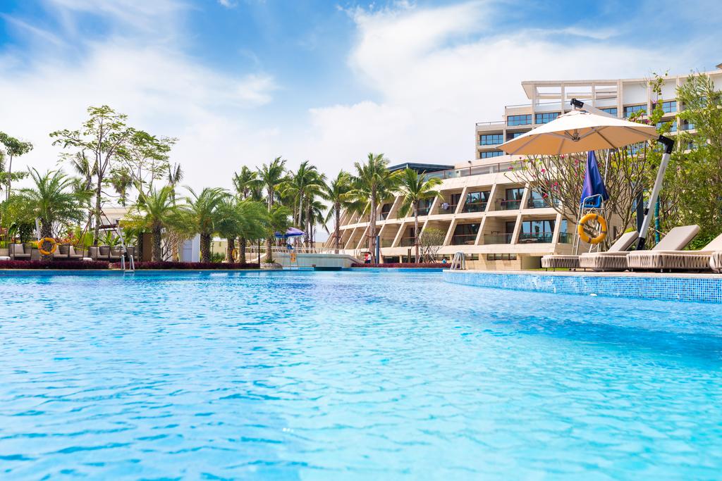 Sanya bihai jinsha hotel. Парк Лухуэйтоу Санья. Sanya Bihai Jinsha Hotel 3*. International Asia Pacific Convention Center Sanya 5*.