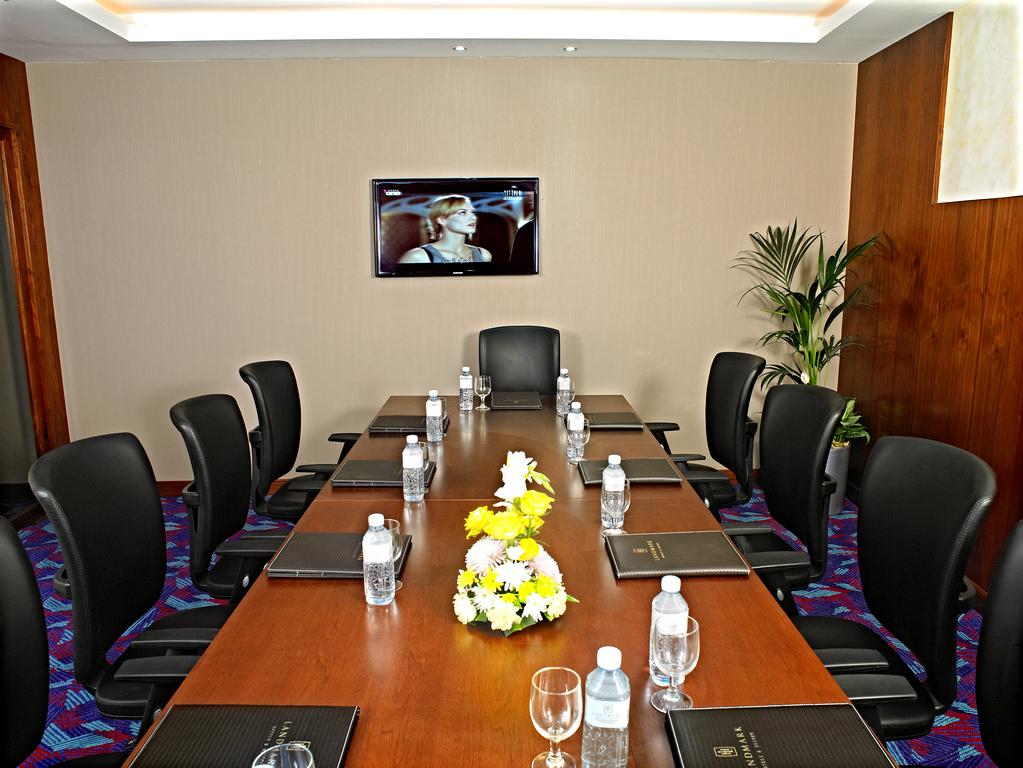 Landmark Grand Hotel 4* (Дубай-Дейра). Landmark Hotel Office. Landmark Hotel Baku.